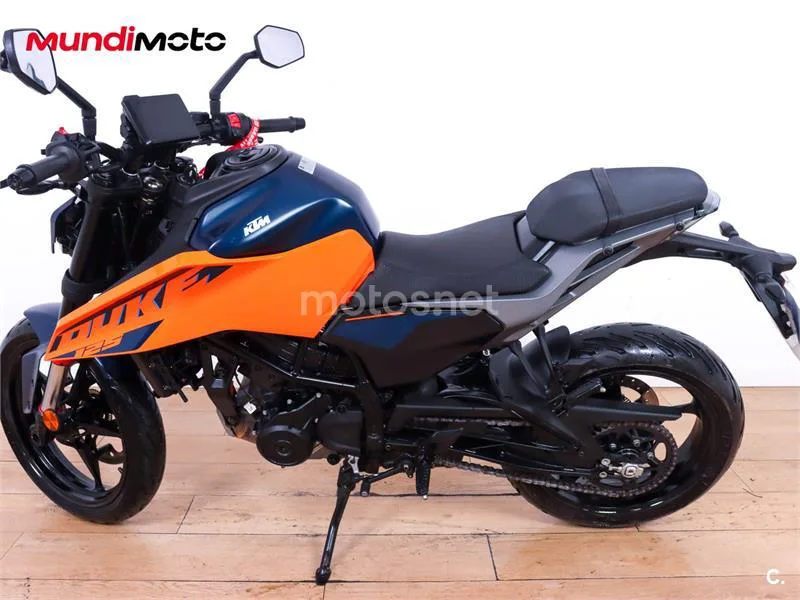KTM 125 – Vista 6