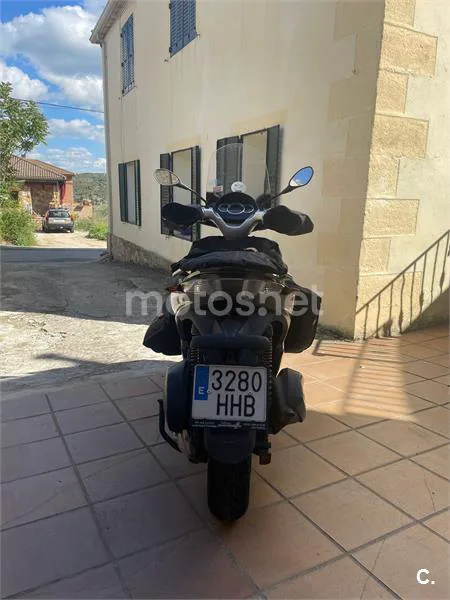 Piaggio MP3 Yourban 300 LT – Vista 4