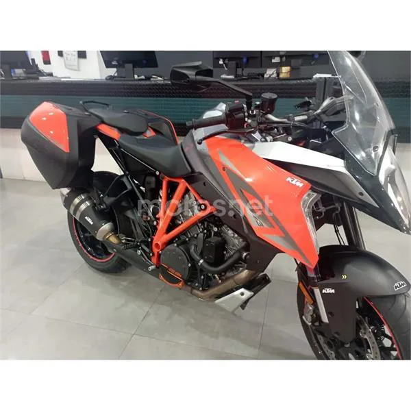 KTM 1290 Super Duke GT – Vista 3