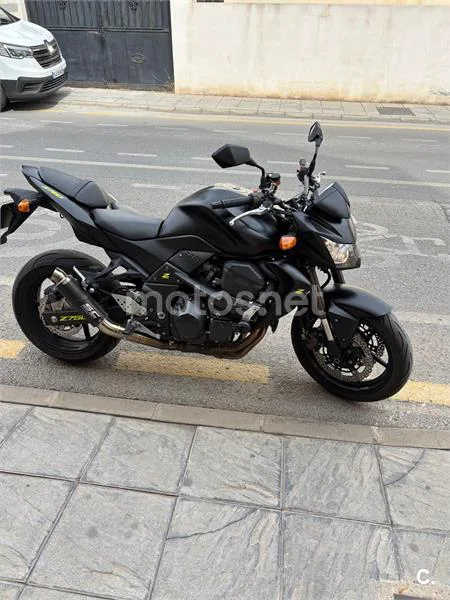 Kawasaki Z750 – Vista 2