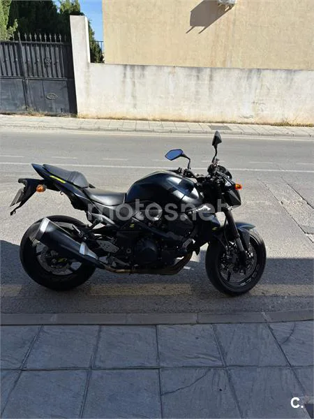 Kawasaki Z750 – Vista 3
