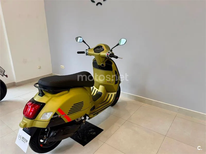 Vespa GTS 300 – Vista 11