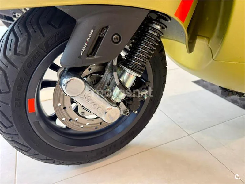 Vespa GTS 300 – Vista 14