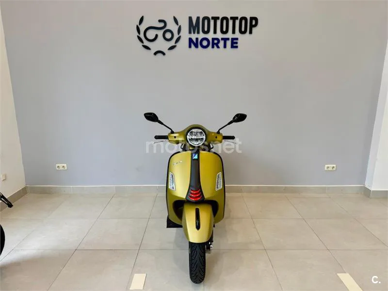 Vespa GTS 300 – Vista 3