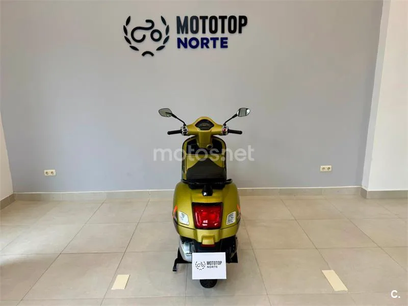 Vespa GTS 300 – Vista 8