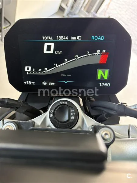 BMW F 900 R – Vista 2