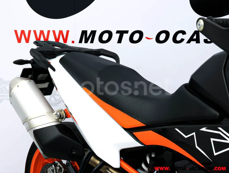KTM 890 – Vista 11