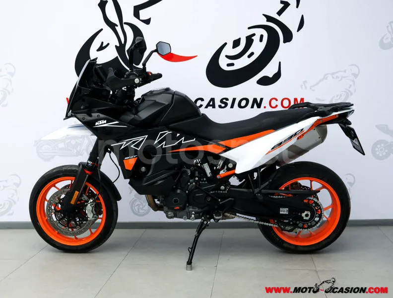 KTM 890 – Vista 7
