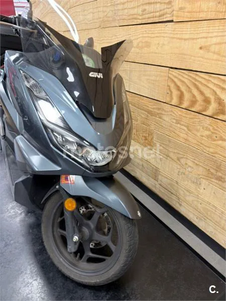 Honda PCX 125 – Vista 11