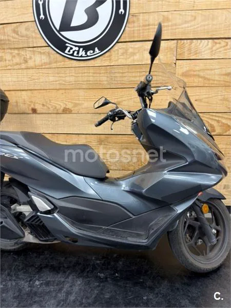 Honda PCX 125 – Vista 7