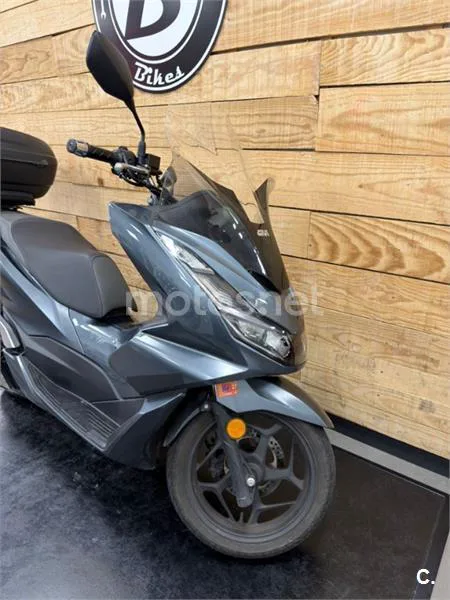 Honda PCX 125 – Vista 10