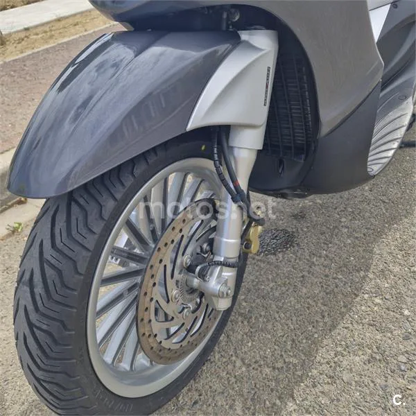 Piaggio Beverly 300 – Vista 17