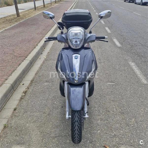 Piaggio Beverly 300 – Vista 3