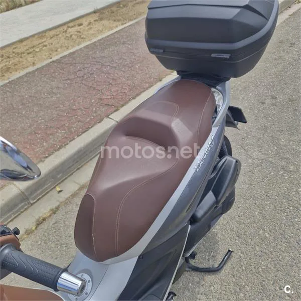 Piaggio Beverly 300 – Vista 5