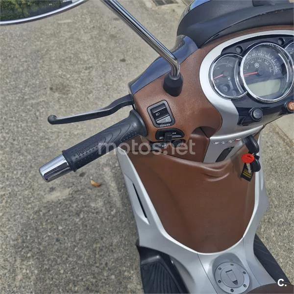 Piaggio Beverly 300 – Vista 6