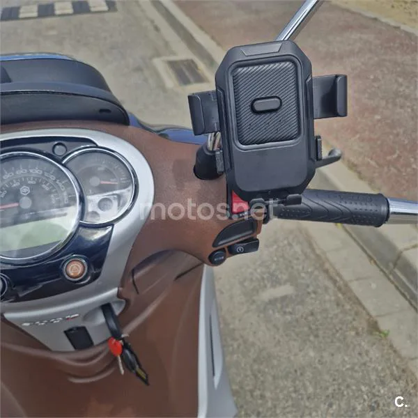 Piaggio Beverly 300 – Vista 7