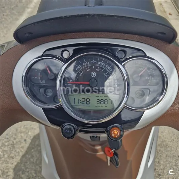 Piaggio Beverly 300 – Vista 8