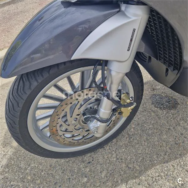 Piaggio Beverly 300 – Vista 9