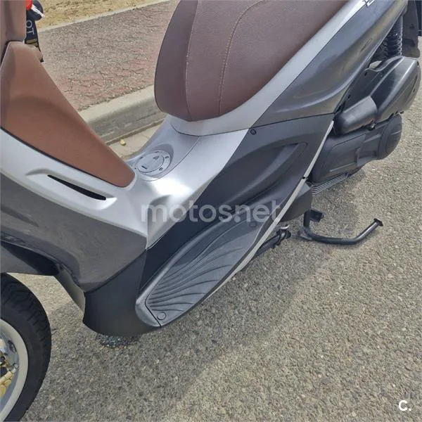 Piaggio Beverly 300 – Vista 10