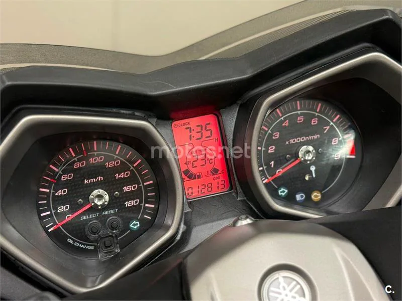 Yamaha XMAX 400 – Vista 4