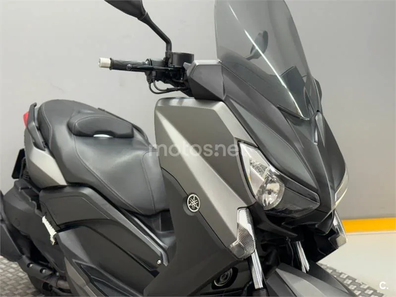 Yamaha XMAX 400 – Vista 7