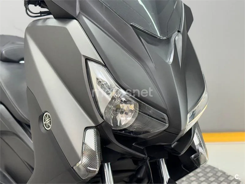 Yamaha XMAX 400 – Vista 8