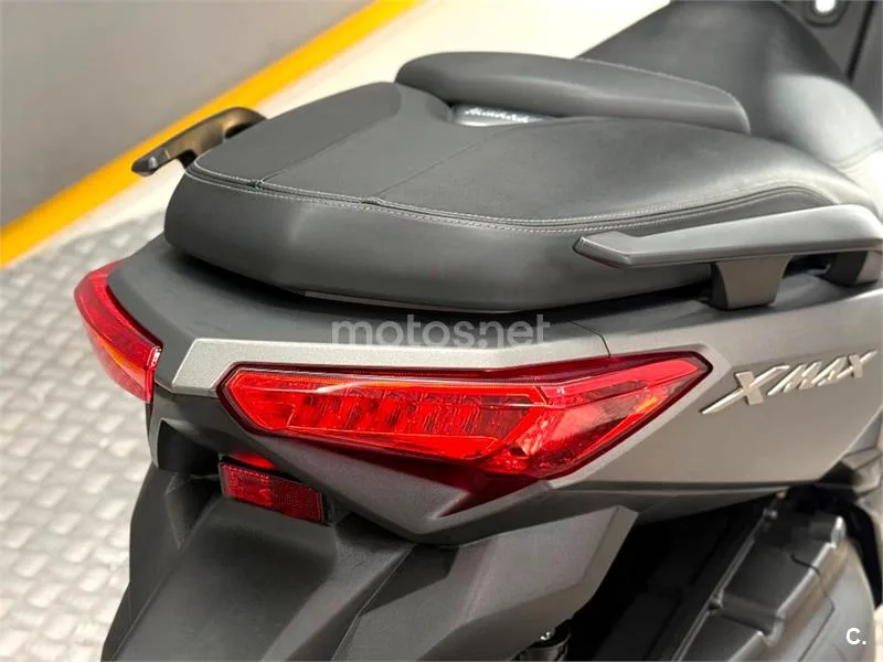 Yamaha XMAX 400 – Vista 10