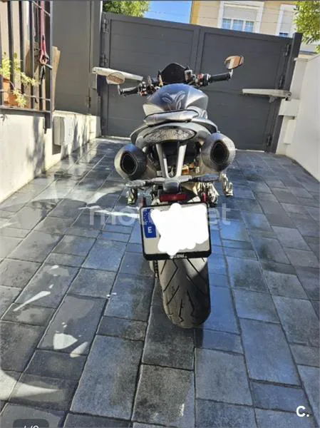 Triumph Speed Triple – Vista 8