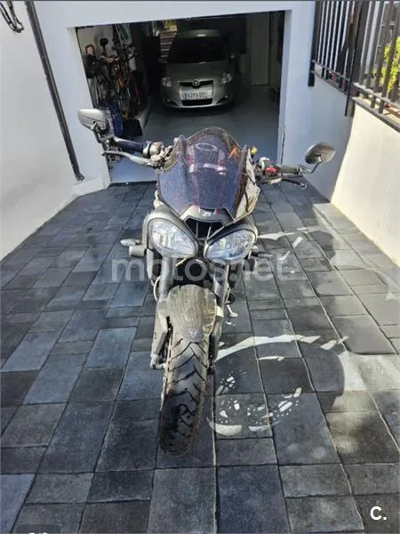 Triumph Speed Triple – Vista 9