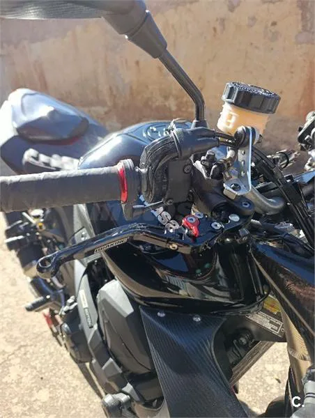 Kawasaki Z1000 – Vista 8