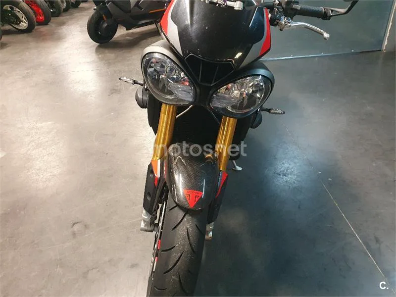 Triumph Speed Triple R – Vista 11