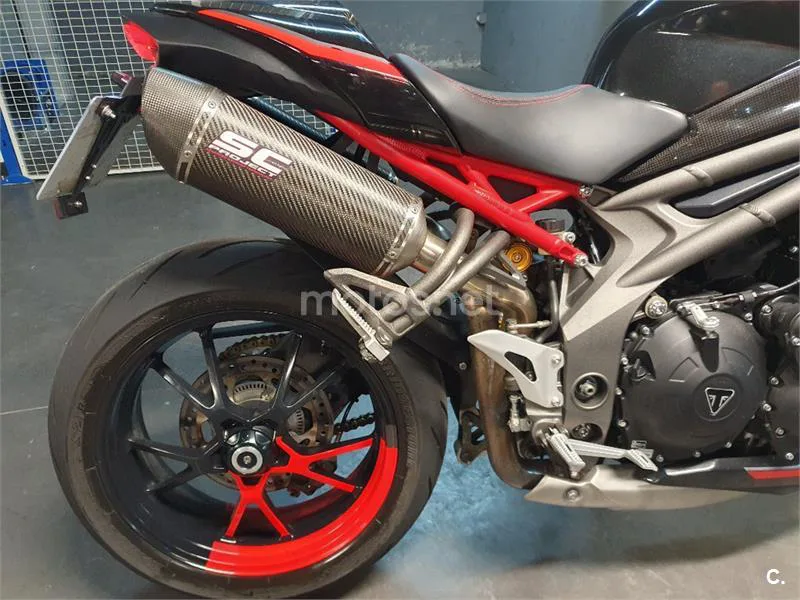 Triumph Speed Triple R – Vista 4