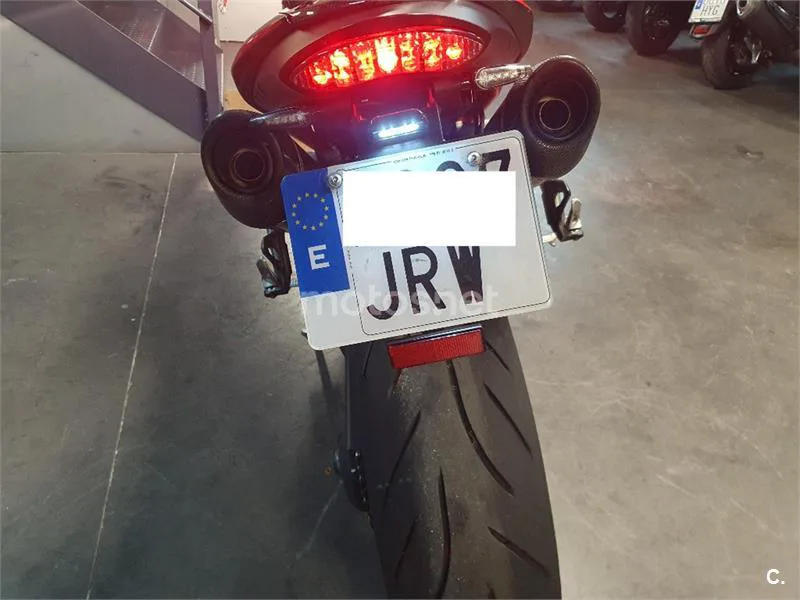Triumph Speed Triple R – Vista 5