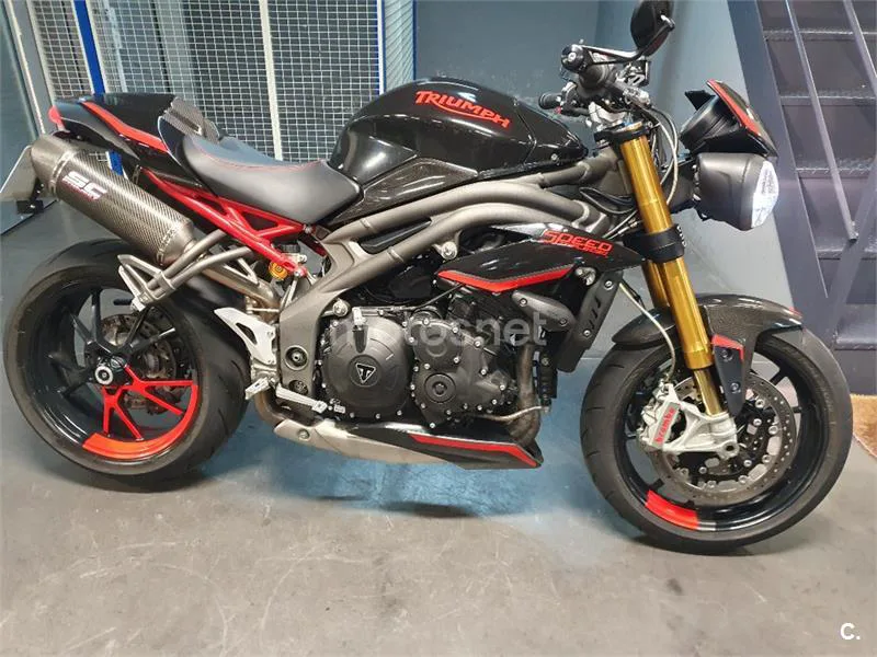 Triumph Speed Triple R – Vista 7
