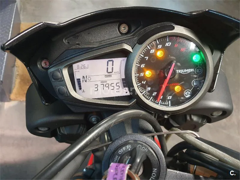 Triumph Speed Triple R – Vista 8