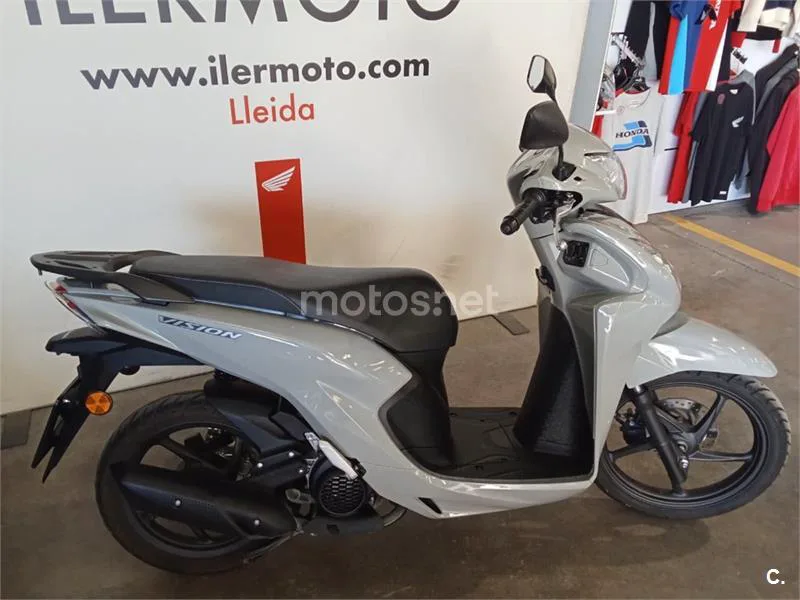 Honda Vision 110 – Vista 3