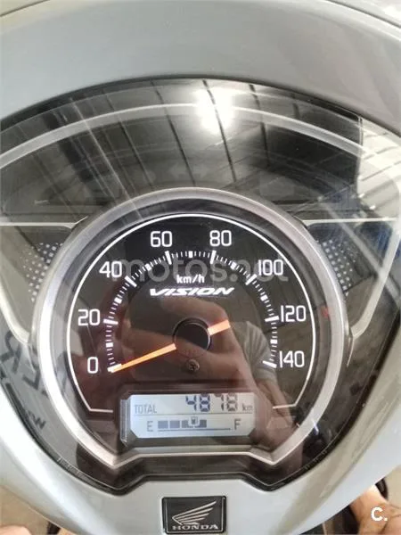Honda Vision 110 – Vista 4