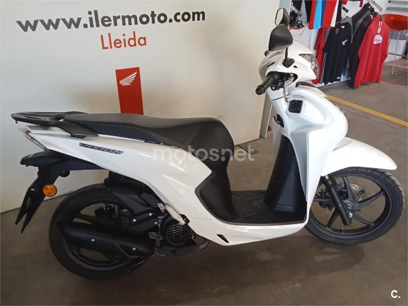 Honda Vision 110 – Vista 3