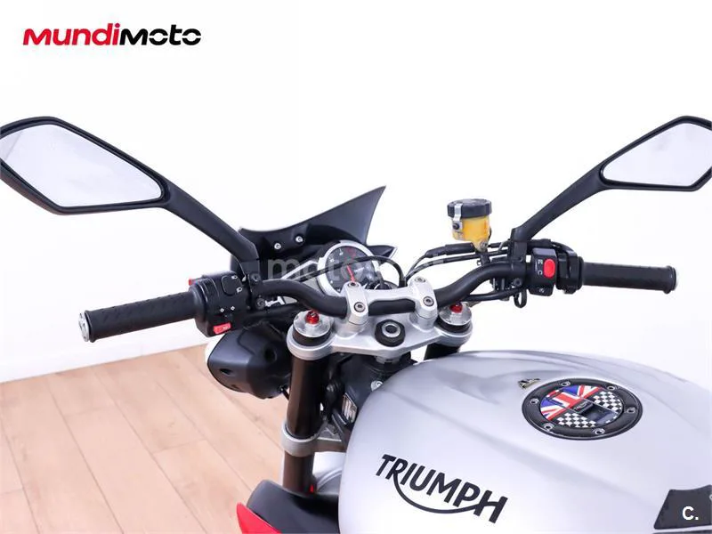 Triumph Street Triple – Vista 11
