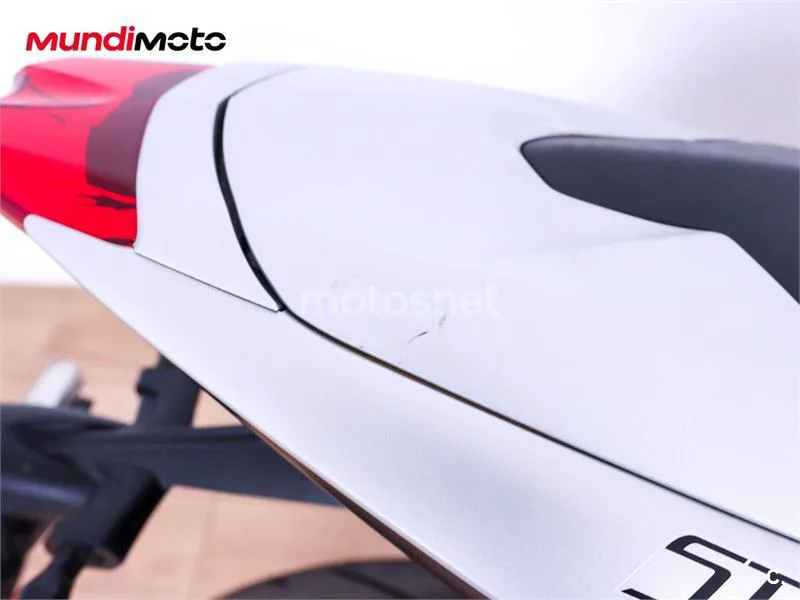 Triumph Street Triple – Vista 14