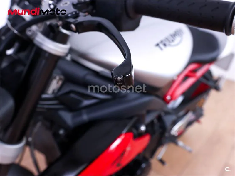 Triumph Street Triple – Vista 20
