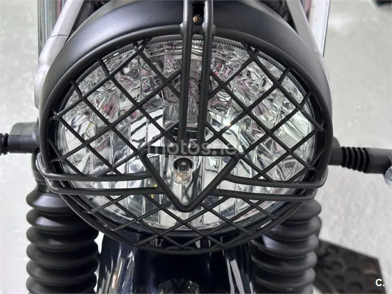 Triumph Scrambler 900 – Vista 39