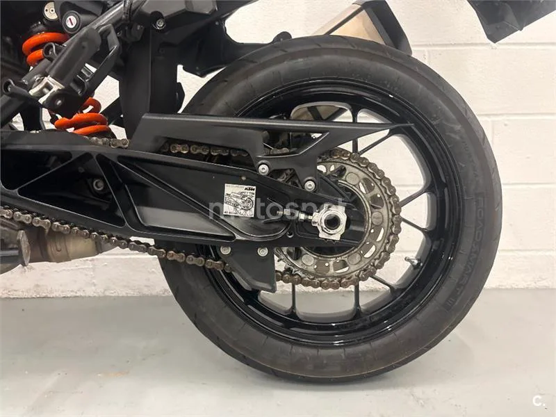 KTM 1050 Adventure – Vista 12
