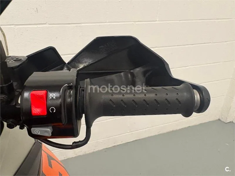 KTM 1050 Adventure – Vista 22