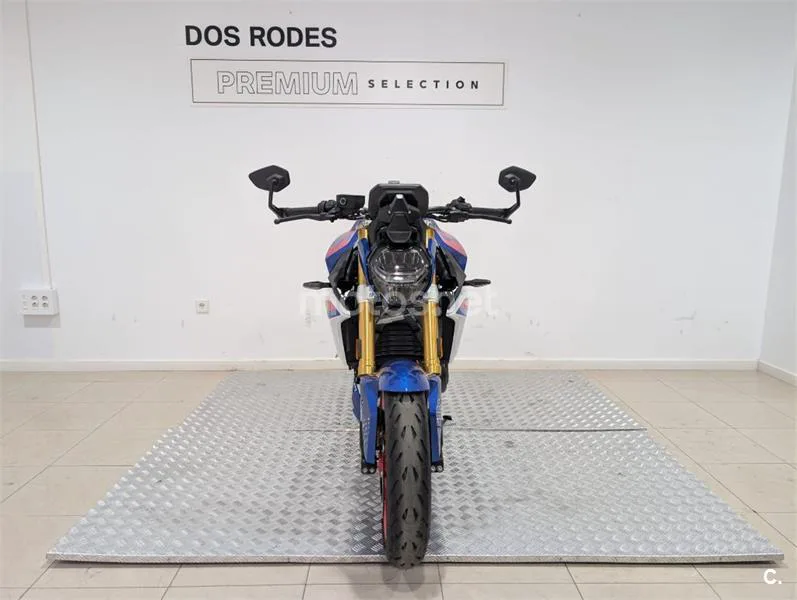 BMW F 900 R – Vista 3