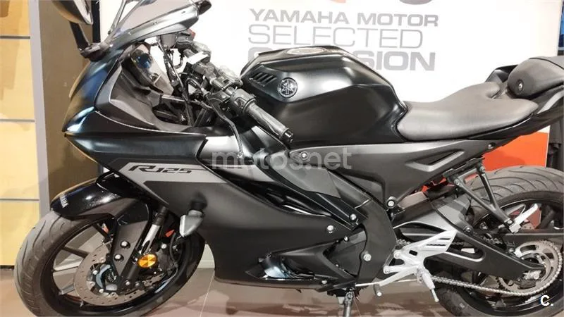 Yamaha R125 – Vista 16