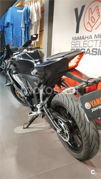 Yamaha R125 – Vista 19
