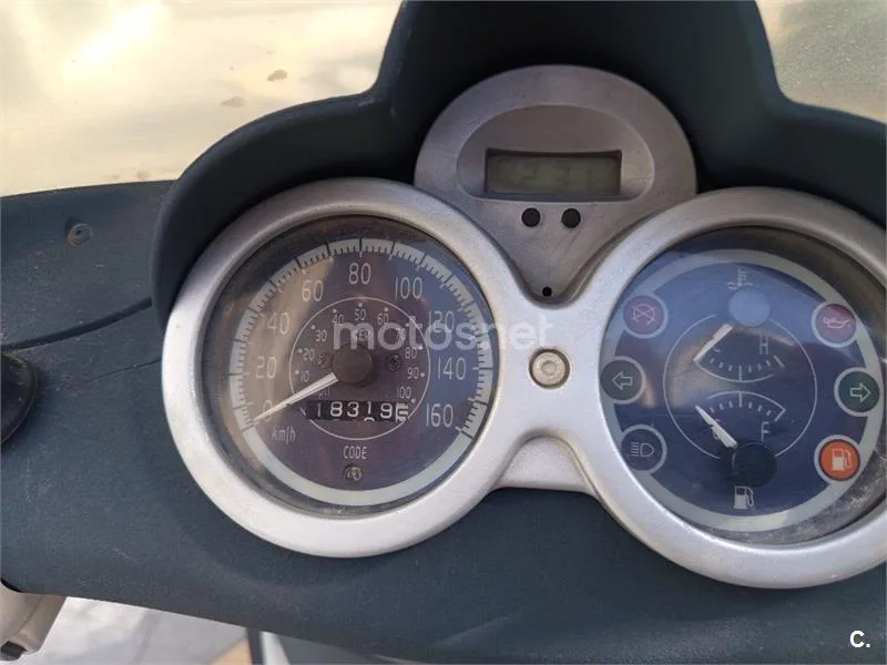 Piaggio Beverly 250 – Vista 3