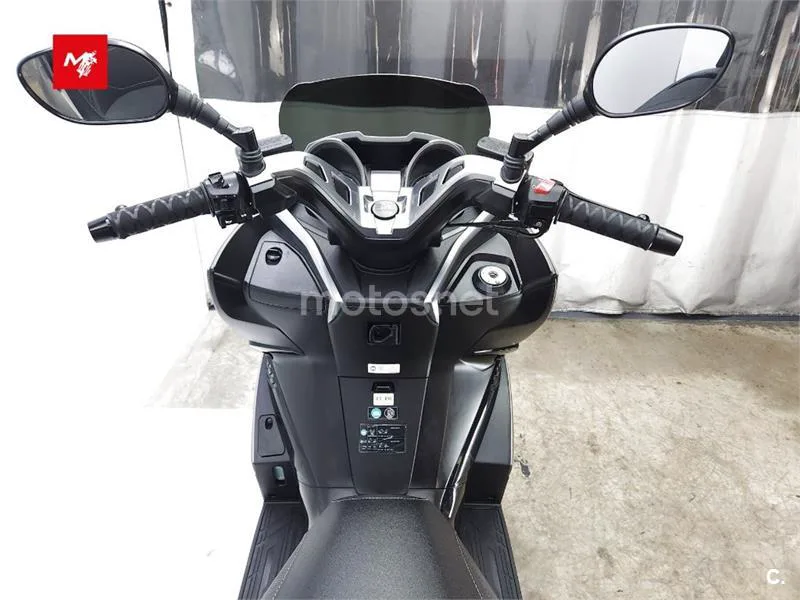Kawasaki J300 – Vista 7