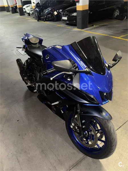 Yamaha R7 – Vista 4